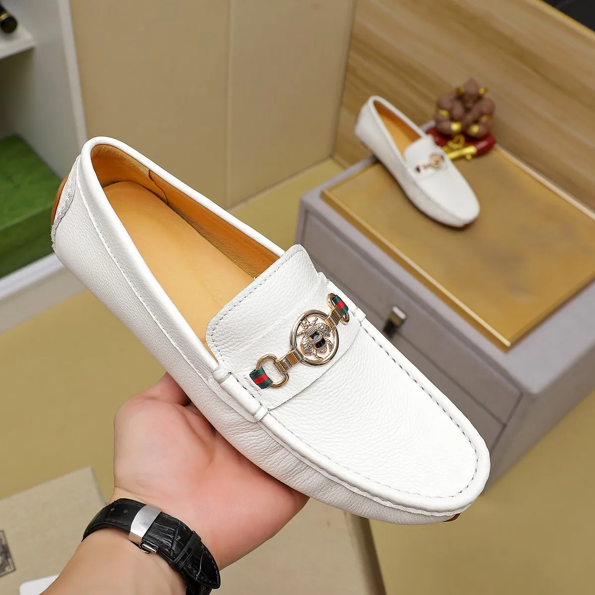 Men's shoes💰380💰🕷🕷️【 GUCCI 】Gucci's best-selling trendy men's casual slip-on shoes 🇨🇳Official website original 1:1 mold 💯Original quality, fine workmanship ☘Fashionable and versatile, perfect shape, comfortable on the feet 🍓Trendy men's recommended model, imported cowhide on the top layer 🎋High-quality pigskin lining, rubber wear-resistant and non-slip outsole, high-end atmosphere, worth owning 🍉Optional 38-44